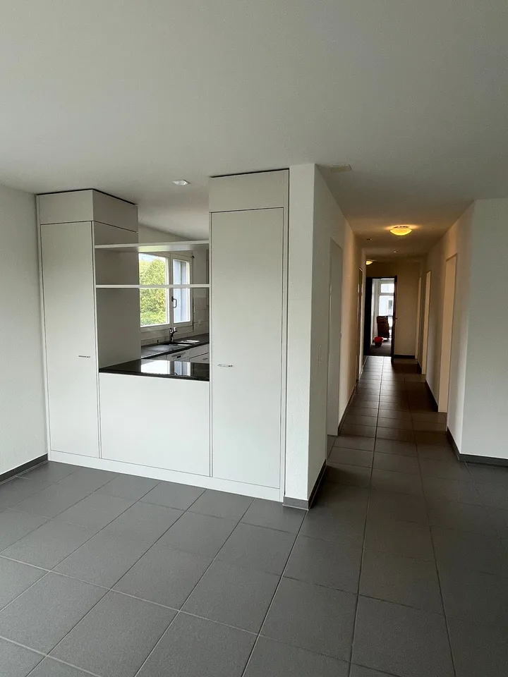 Bright 4.5-room apartment with balcony in a quiet location in Solothurn – photo 3 of 10