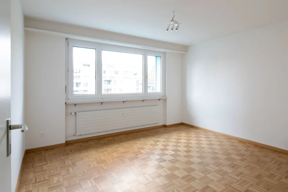 Zwischen Coop Center und Spielplatz Eisweiher - schöne 3-Zimmerwohnung in Oberwil – Foto 7 von 12
