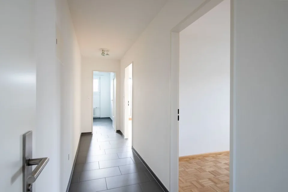 Zwischen Coop Center und Spielplatz Eisweiher - schöne 3-Zimmerwohnung in Oberwil – Foto 4 von 12