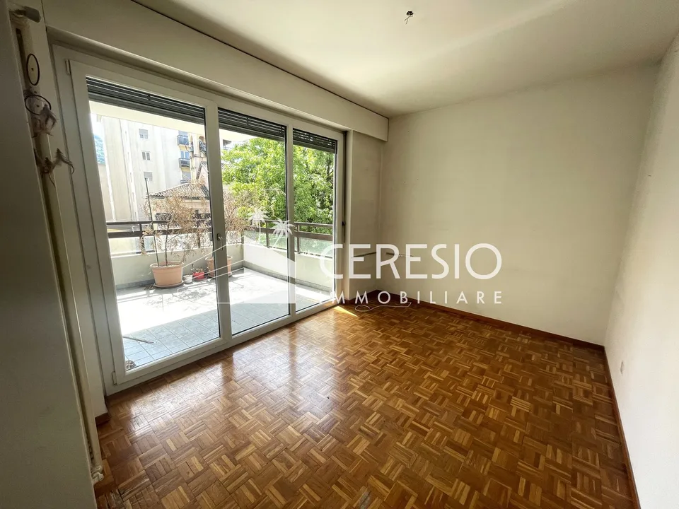 Wohnung mit 4.5 Zimmern zur Renovierung in optimaler Lage – Foto 7 von 11