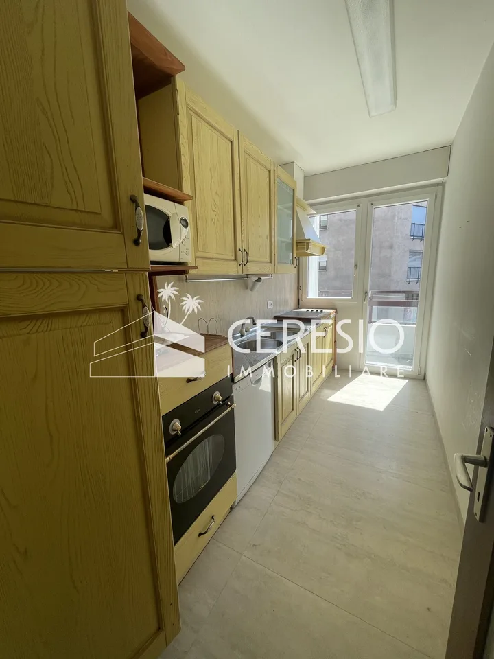 Wohnung mit 4.5 Zimmern zur Renovierung in optimaler Lage – Foto 6 von 11