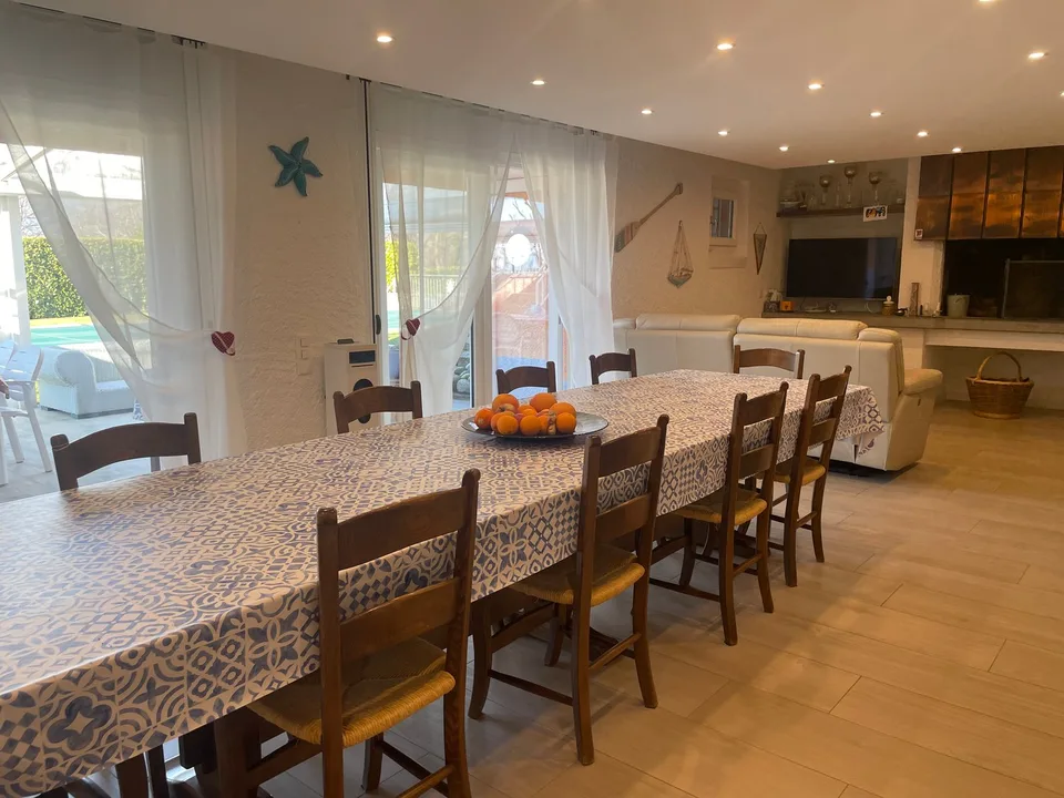 Grande villa avec piscine et jardin à vendre à Villa Luganese – photo 7 sur 10