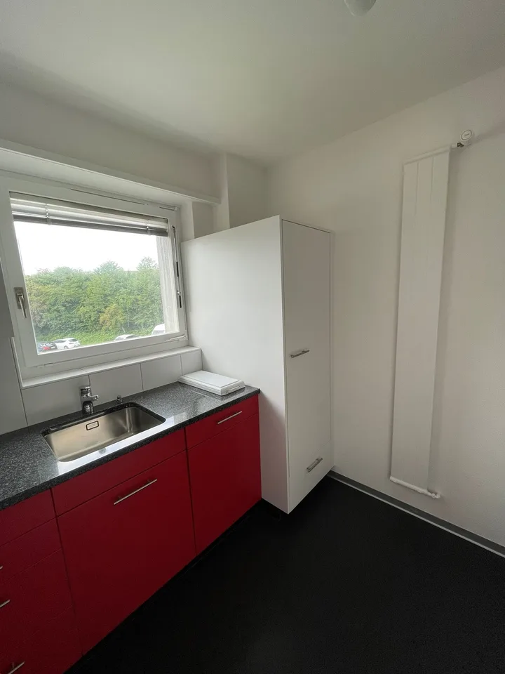 4-bedroom apartment in a family-friendly location – photo 5 of 12