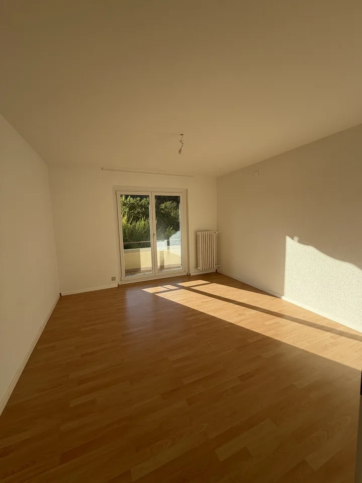 Helle 3.5-Zimmerwohnung mit zwei Balkon in Zuchwil – sofort verfügbar! – Foto 4 von 9