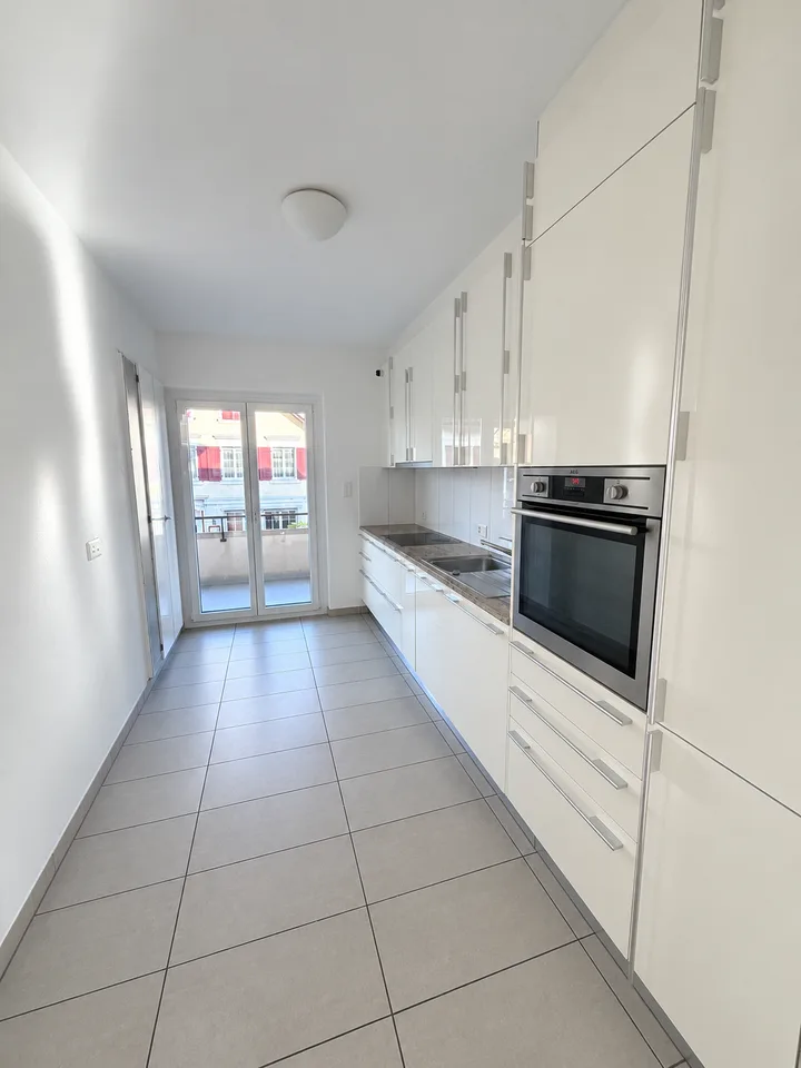 Helle 3.5-Zimmerwohnung mit zwei Balkon in Zuchwil – sofort verfügbar! – Foto 7 von 9