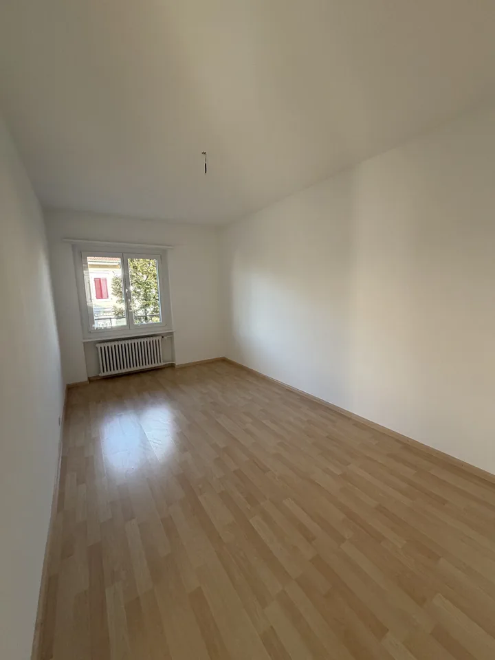 Helle 3.5-Zimmerwohnung mit zwei Balkon in Zuchwil – sofort verfügbar! – Foto 5 von 9