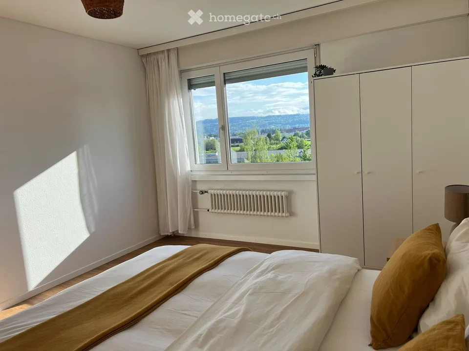 Appartement lumineux dans un emplacement central avec une superbe vue – photo 4 sur 8