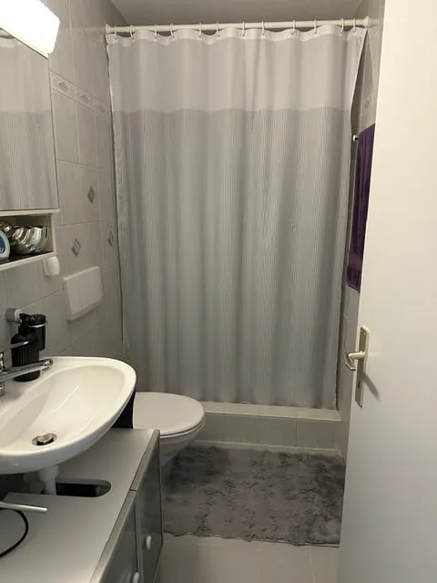 Attraktive Wohnung an ruhiger Lage in Wollerau – Foto 7 von 7