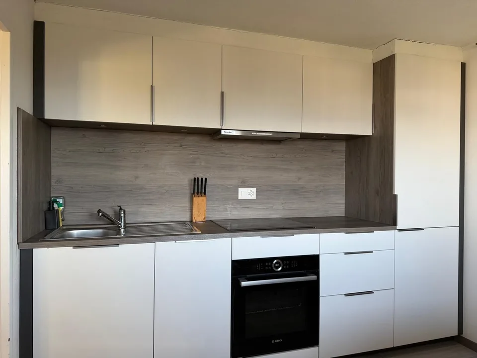 Zimmer zur Miete in einer Einzelvilla im Erdgeschoss. Ruhig. – Foto 9 von 11