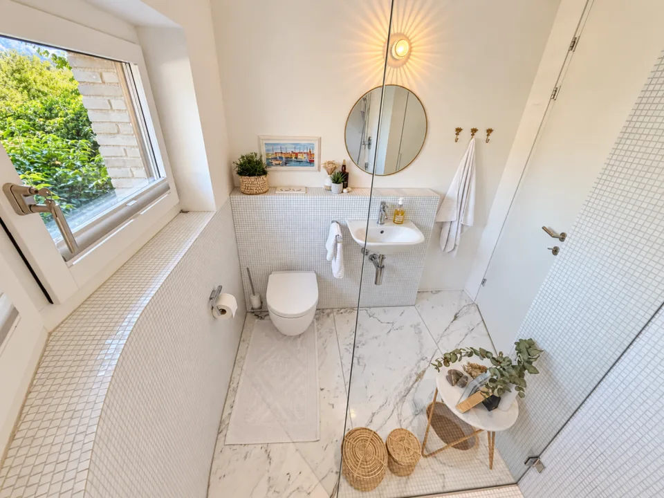 Befristete Vermietung: Exklusives 7.5-Zimmer-Architektenhaus mit Seesicht, Pool und Dachterrasse – Foto 18 von 21