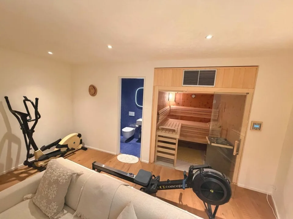 Befristete Vermietung: Exklusives 7.5-Zimmer-Architektenhaus mit Seesicht, Pool und Dachterrasse – Foto 19 von 21