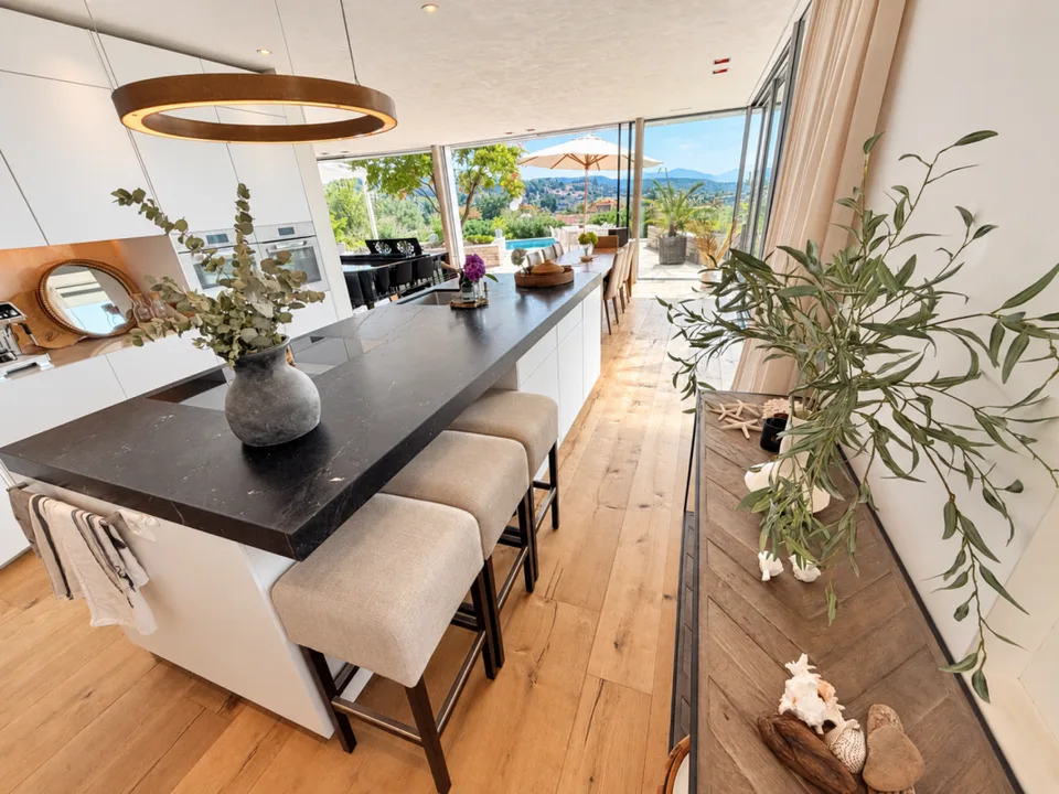 Befristete Vermietung: Exklusives 7.5-Zimmer-Architektenhaus mit Seesicht, Pool und Dachterrasse – Foto 8 von 21