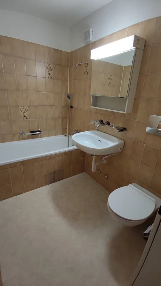 Appartement spacieux 2.5 pièces avec vue sur la verdure – photo 6 sur 8