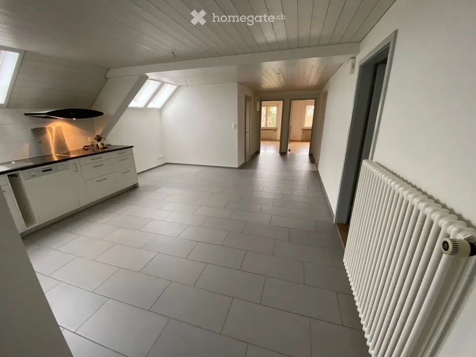 Charmante 3.5 Zimmer Dachwohnung im ländlichen Thalheim an der Thur – Foto 6 von 7