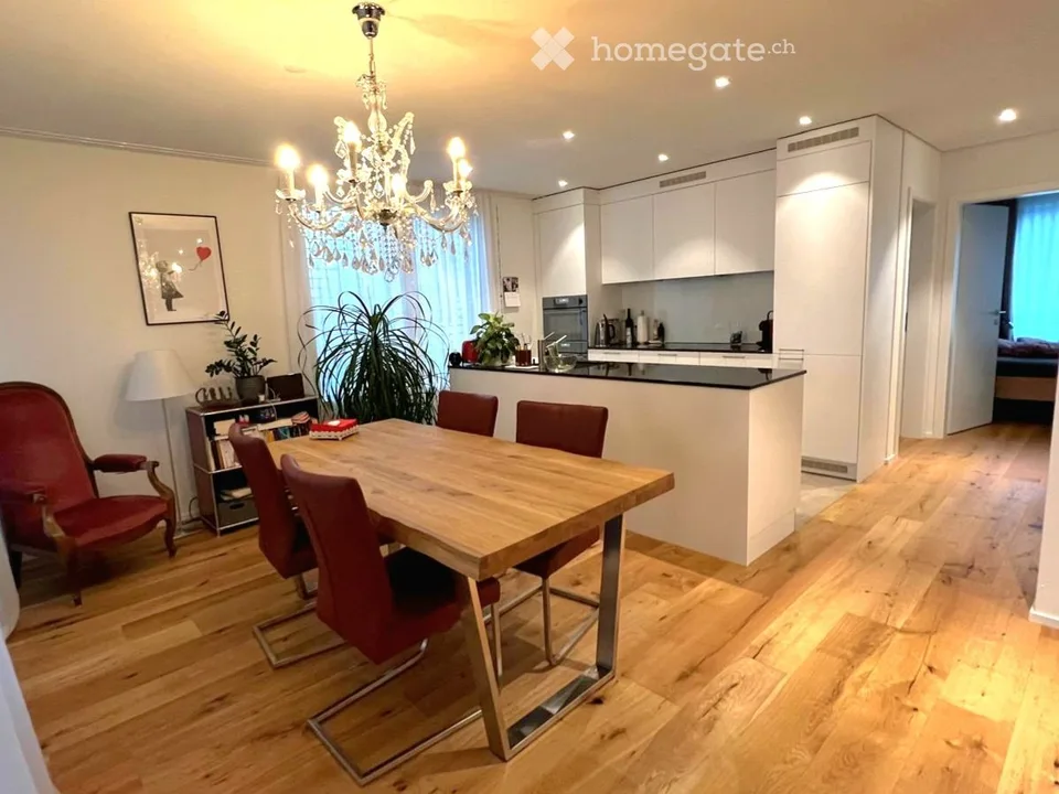 Moderne 3.5-Zimmer-Wohnung mit grosszügiger Loggia im 2. OG – Foto 3 von 5