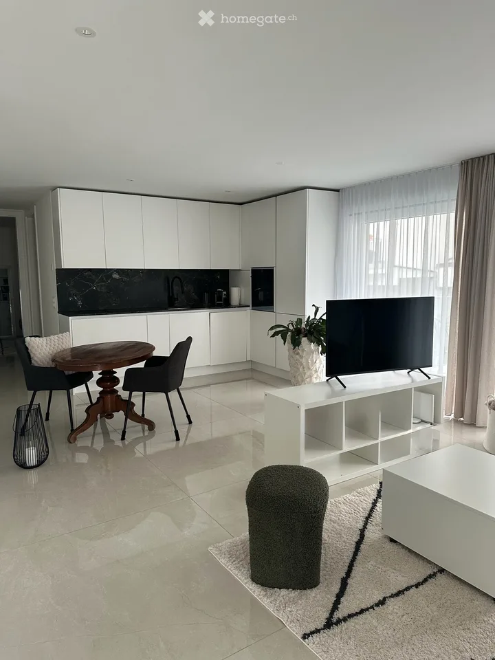 Appartamento bellissimo e moderno di 2,5 locali in affitto a Langnau am Albis – foto 2 di 5