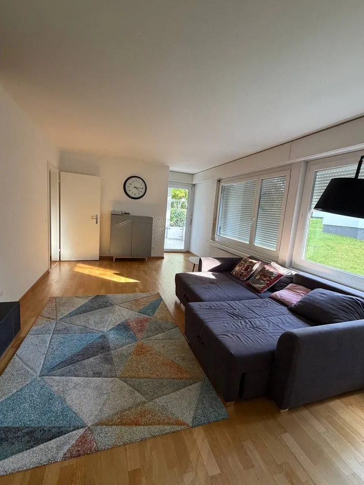 Geräumige 4.5-Zimmer-Wohnung mit privatem Ausgang zum Garten in Zollikerberg – Foto 5 von 13