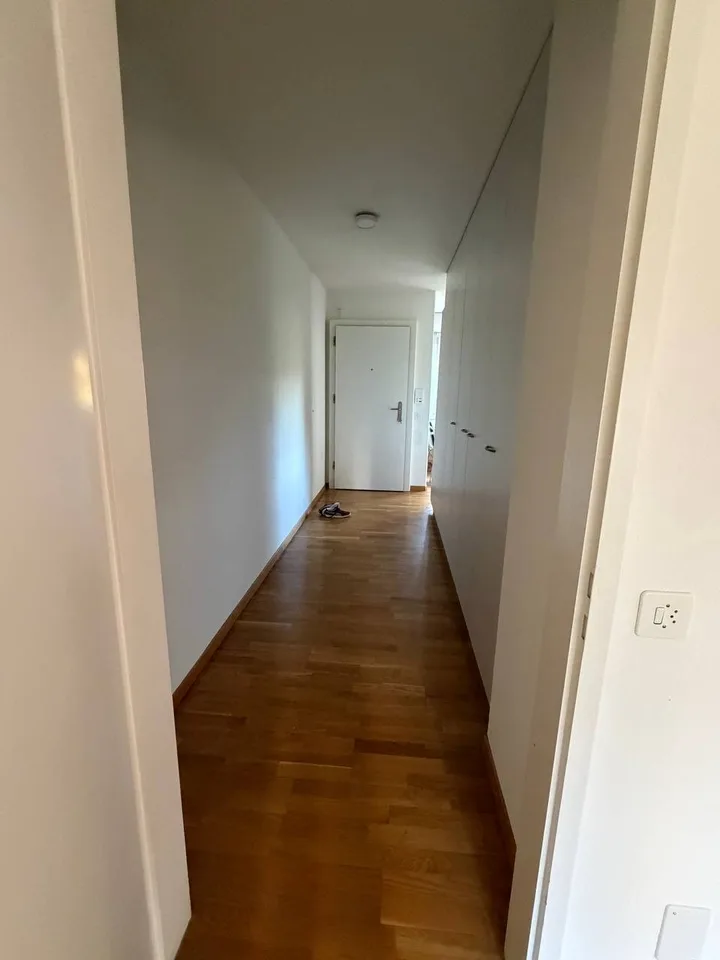 Geräumige 4.5-Zimmer-Wohnung mit privatem Ausgang zum Garten in Zollikerberg – Foto 11 von 13