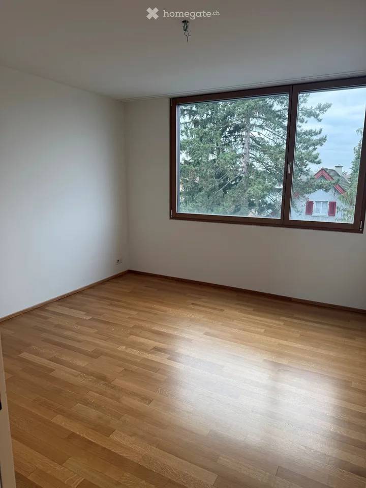 Hochwertig ausgebaute 3.5-Zimmer-Dachwohnung mit Hobbyraum in Muttenz – Foto 5 von 13