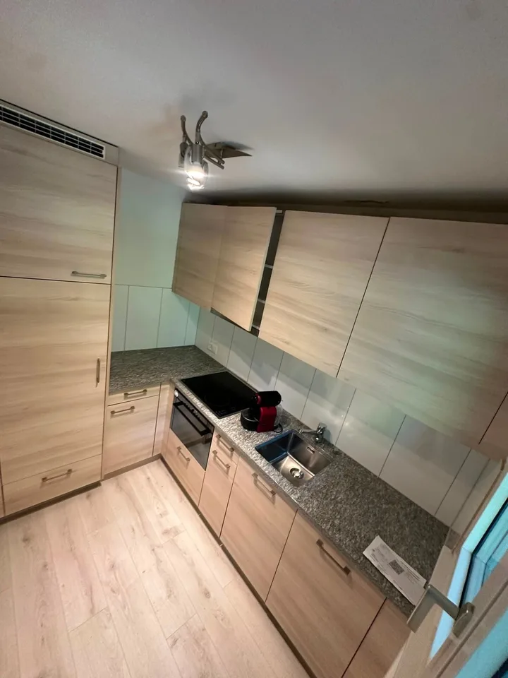 Ab 1.2./1.3. - Schöne 2.5 Zi Wohnung mit Balkon, grosse Einzelgarage – Foto 5 von 21