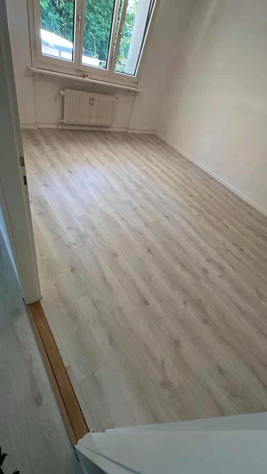Ab 1.2./1.3. - Schöne 2.5 Zi Wohnung mit Balkon, grosse Einzelgarage – Foto 14 von 21