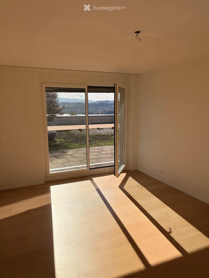 Wohnen über dem Zürichsee – 150 m² Wohnfläche und 250 m² Terrasse mit Weitsicht – Foto 11 von 14