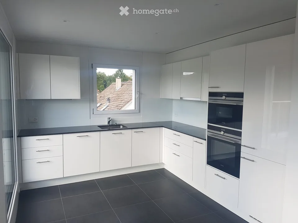 Attractive 3.5-room apartment with terrace in a prime location – photo 7 of 14