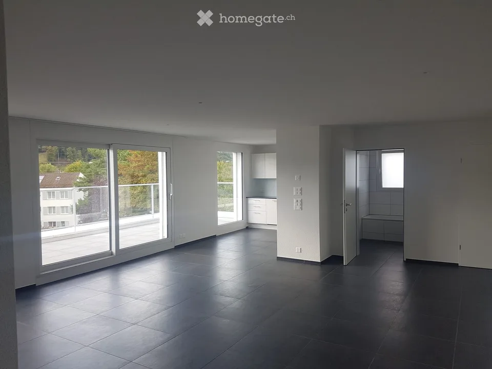 Attractive 3.5-room apartment with terrace in a prime location – photo 4 of 14