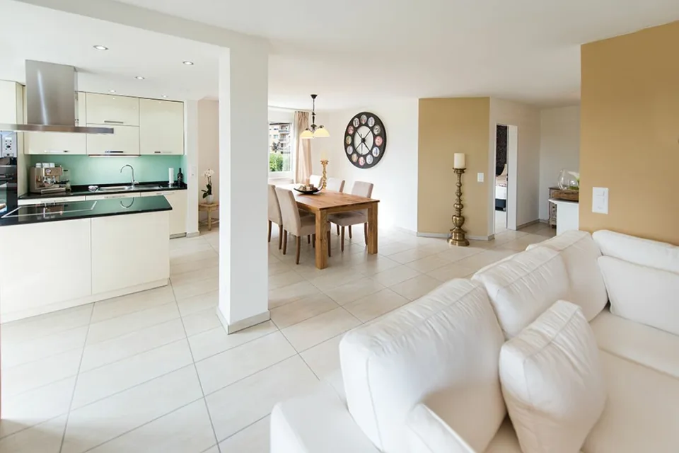 Gepflegte 3.5-Zimmer Wohnung mit Weitsicht – Foto 4 von 15