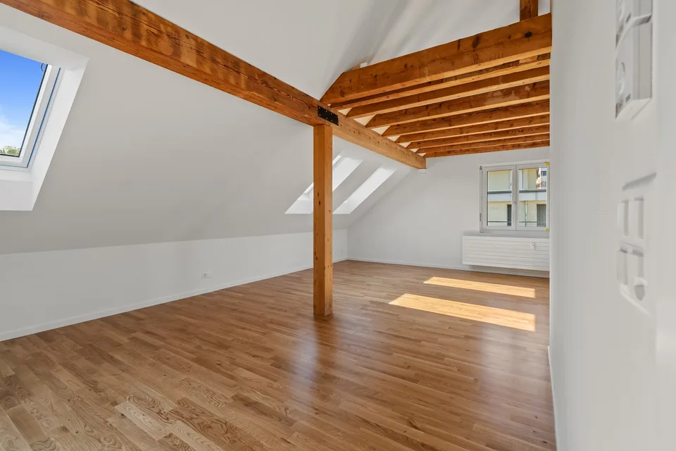 Grosszügige, helle 2.5-Zimmer Dachwohnung – Foto 4 von 7