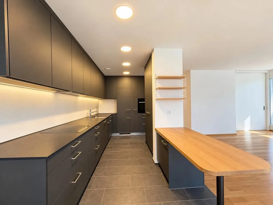4.5-Zimmer-Penthouse mit Dachterrasse in Therwil mieten – Foto 3 von 7