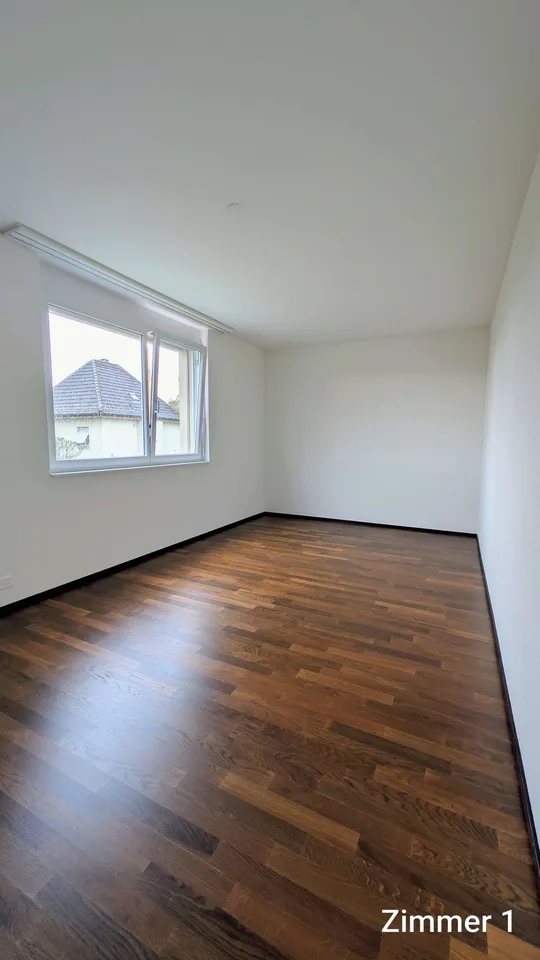Grosszügige 5.5-Zimmer-Dach-Maisonettewohnung mit Balkon und Stadtblick in Opfikon – Foto 15 von 28