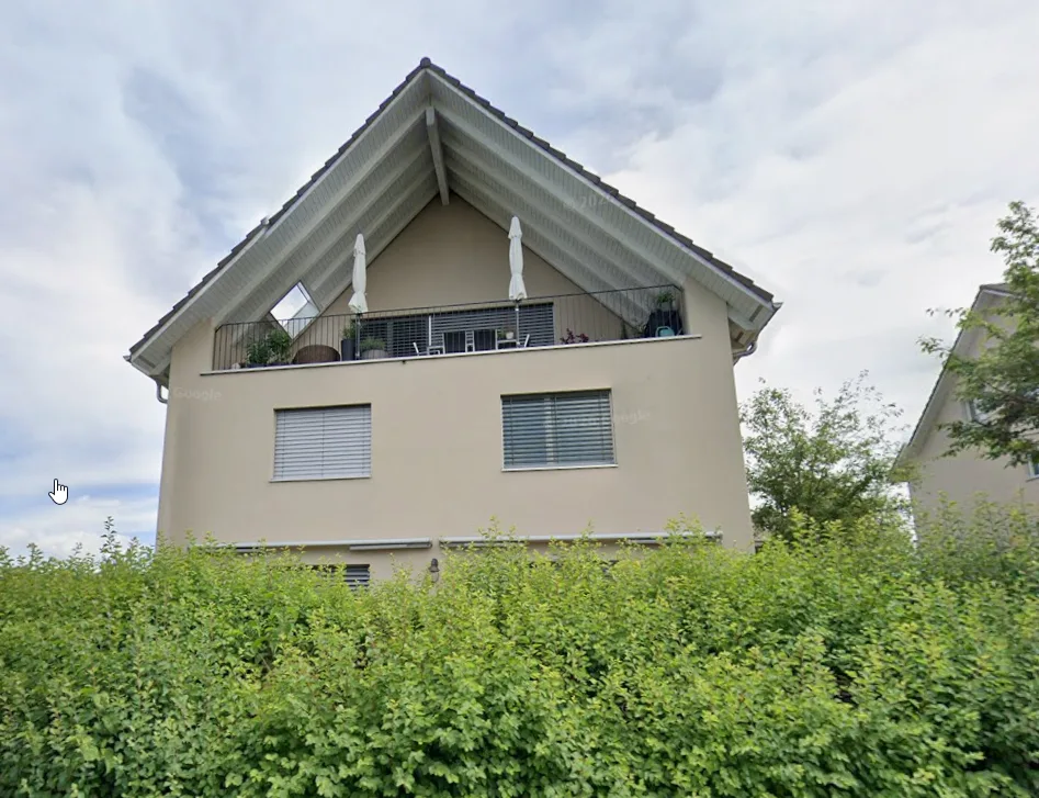 Grosszügige 5.5-Zimmer-Dach-Maisonettewohnung mit Balkon und Stadtblick in Opfikon – Foto 2 von 28