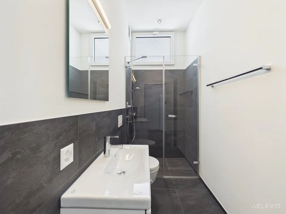 Exquisite 3½-Zimmer-Attikawohnung (108 m2) mit Traumterrasse und Seesicht – Foto 7 von 11