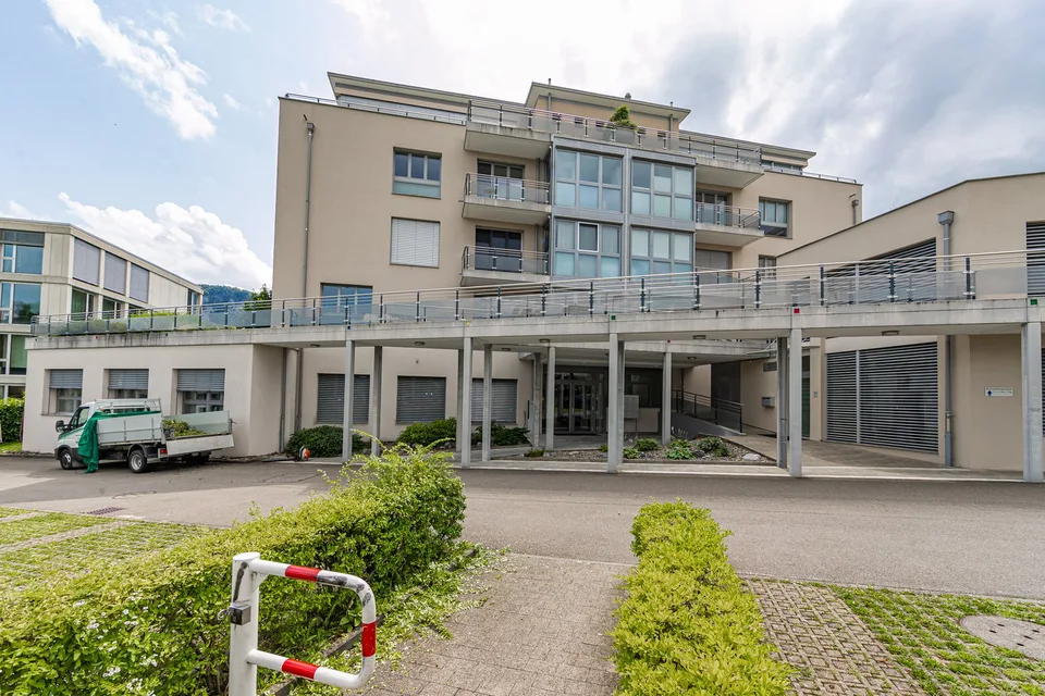 Exquisite 3½-Zimmer-Attikawohnung (108 m2) mit Traumterrasse und Seesicht – Foto 11 von 11
