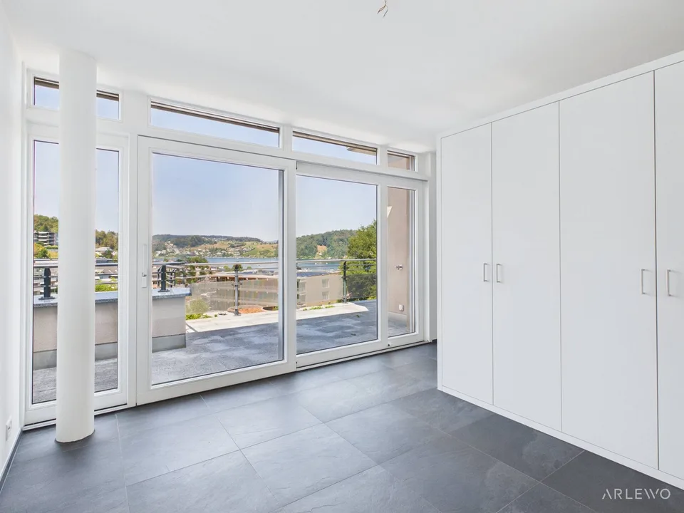 Exquisite 3½-Zimmer-Attikawohnung (108 m2) mit Traumterrasse und Seesicht – Foto 5 von 11