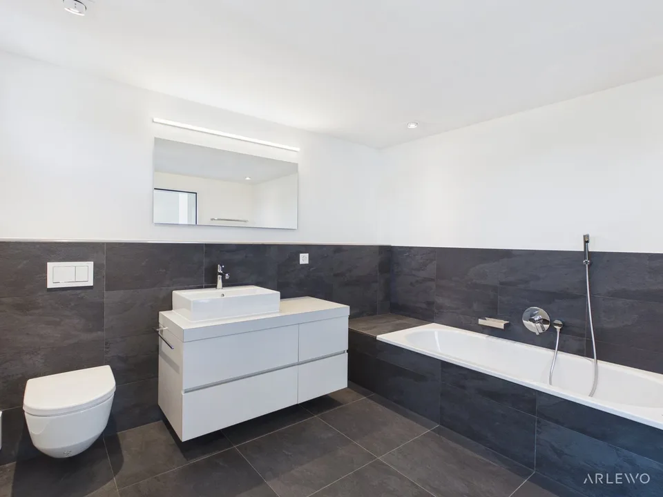 Exquisite 3½-Zimmer-Attikawohnung (108 m2) mit Traumterrasse und Seesicht – Foto 6 von 11