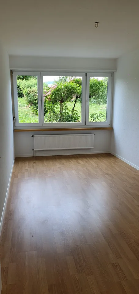 Attraktive 4.5-Zimmer-Wohnung im Erdgeschoss mit Gartensitzplatz – Foto 9 von 10
