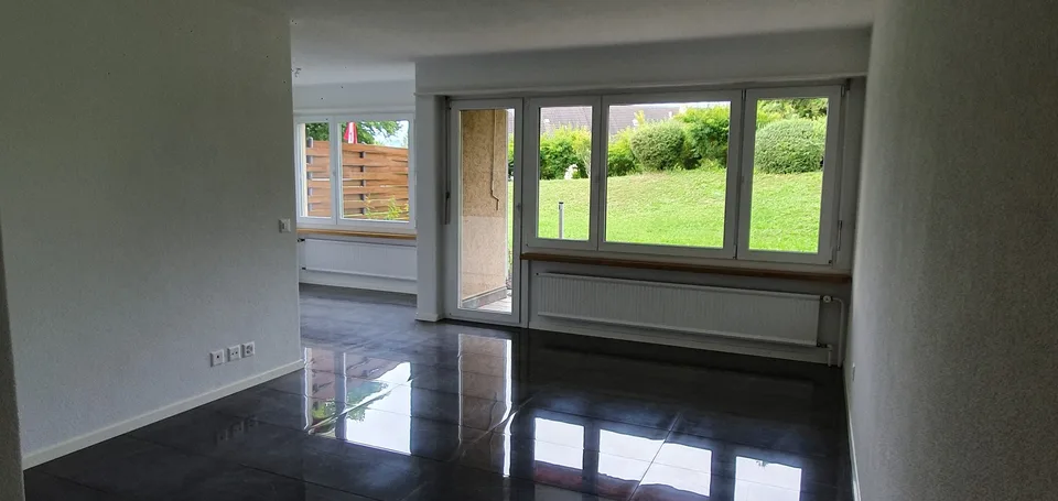 Attraktive 4.5-Zimmer-Wohnung im Erdgeschoss mit Gartensitzplatz – Foto 5 von 10