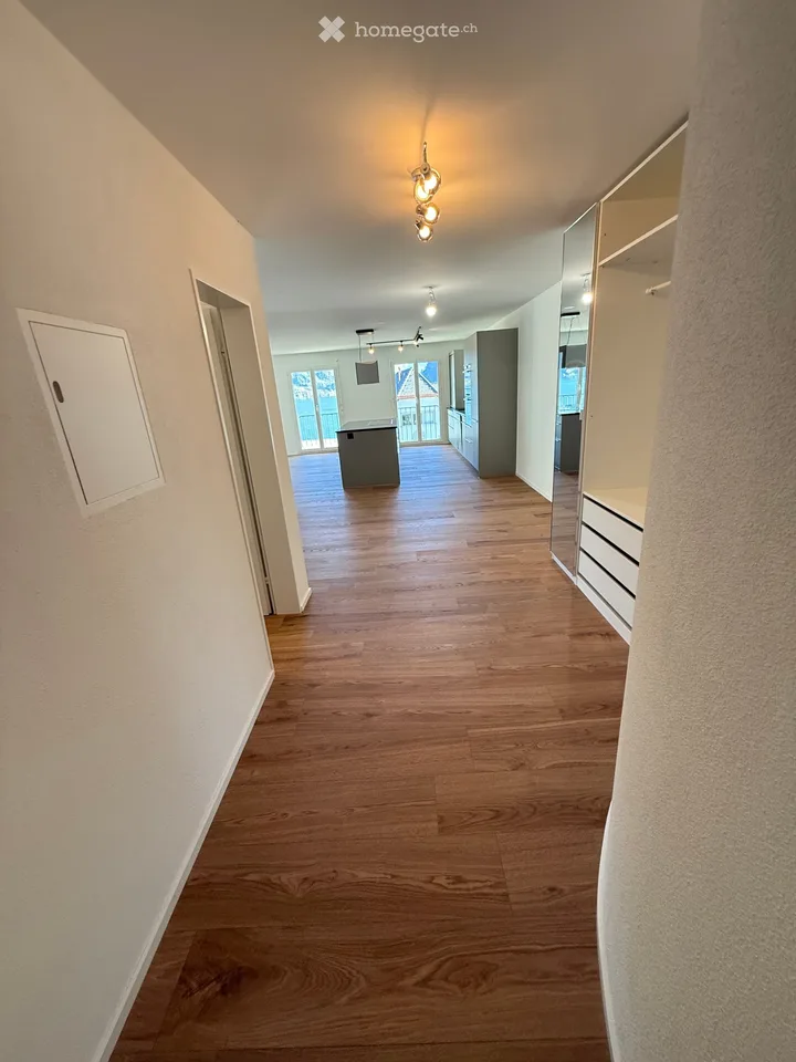 Frisch sanierte 4.5-Zimmer-Wohnung mit See- und Bergsicht in Hergiswil – Foto 7 von 15