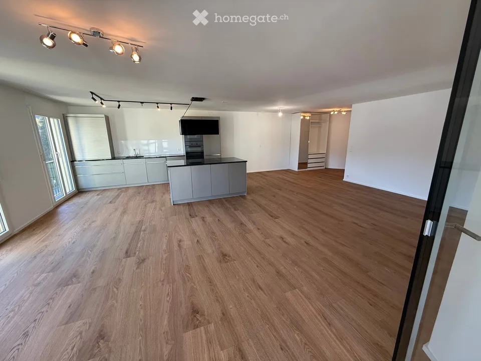 Frisch sanierte 4.5-Zimmer-Wohnung mit See- und Bergsicht in Hergiswil – Foto 5 von 15