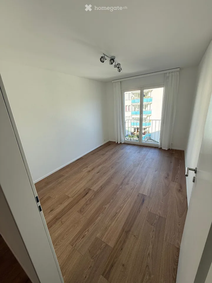 Frisch sanierte 4.5-Zimmer-Wohnung mit See- und Bergsicht in Hergiswil – Foto 12 von 15
