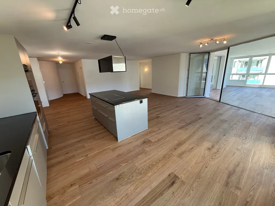 Frisch sanierte 4.5-Zimmer-Wohnung mit See- und Bergsicht in Hergiswil – Foto 4 von 15