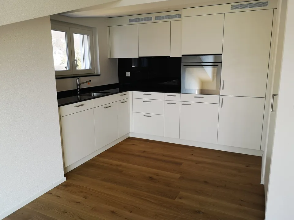 Tolle Dachwohnung sucht neue Mieter – Foto 3 von 6