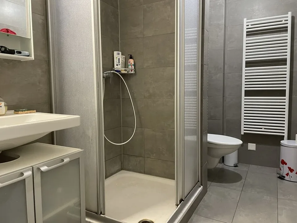Einzigartige Gelegenheit! Geräumige Wohnung im Herzen von Renens! – Foto 10 von 12