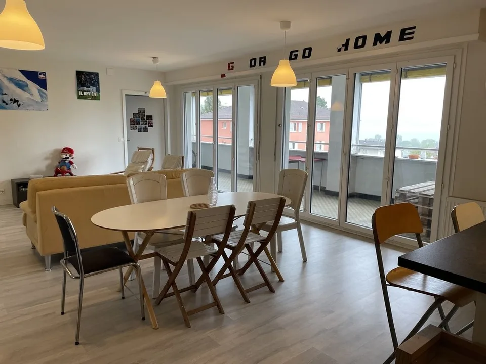 Einzigartige Gelegenheit! Geräumige Wohnung im Herzen von Renens! – Foto 3 von 12