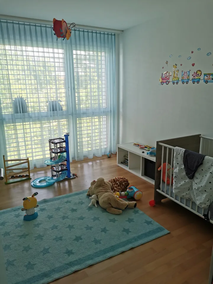 Appartamento moderno di 4,5 locali nel quartiere familiare di Fehraltorf – foto 4 di 8