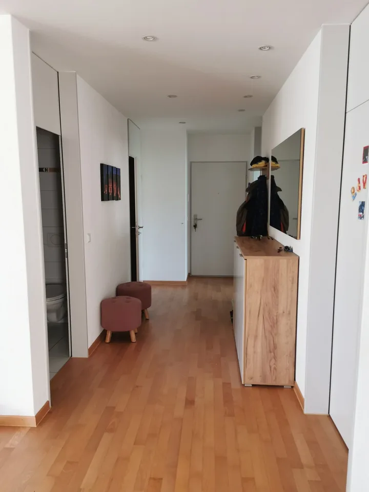 Appartamento moderno di 4,5 locali nel quartiere familiare di Fehraltorf – foto 7 di 8