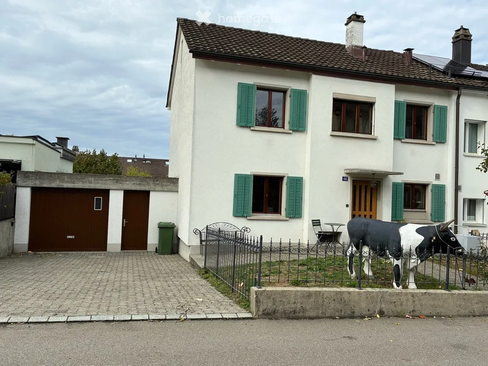 Charmantes 5-Zimmer-Haus mit grossem Garten in ruhigem Familienquartier – Foto 2 von 15