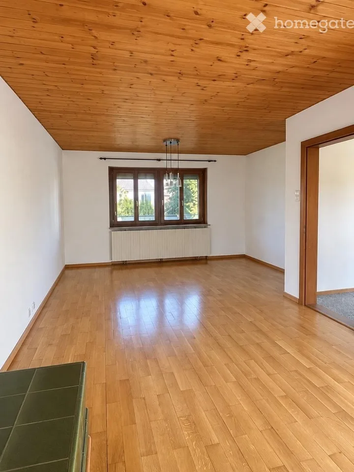 Charmantes 5-Zimmer-Haus mit grossem Garten in ruhigem Familienquartier – Foto 8 von 15